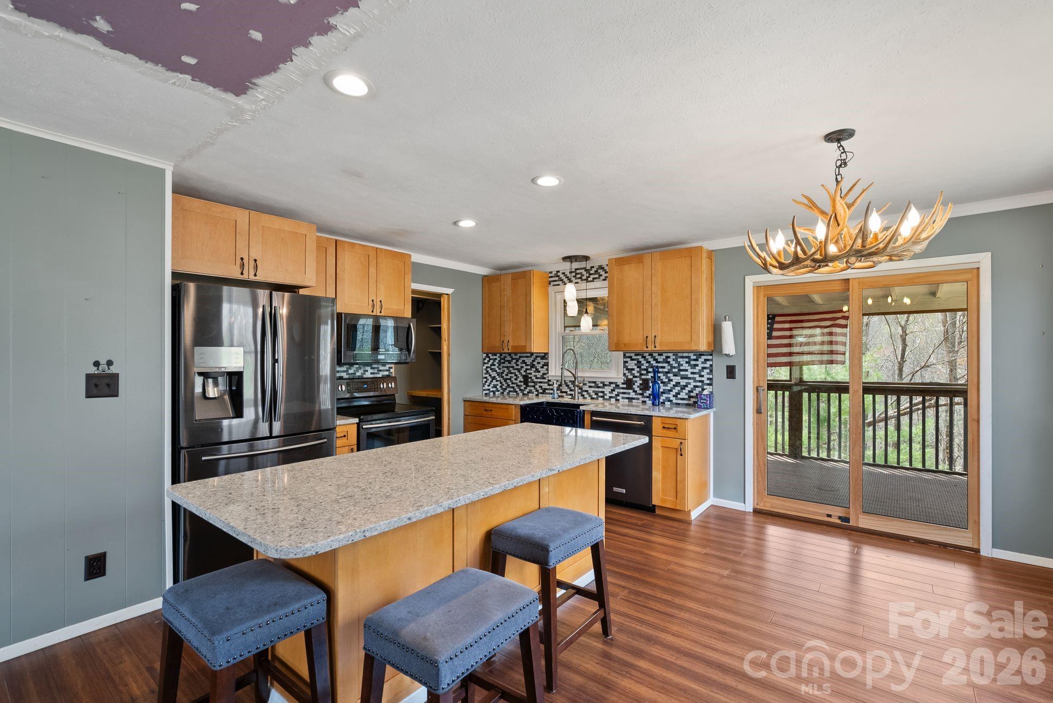 288 Willow Lane — Rosman