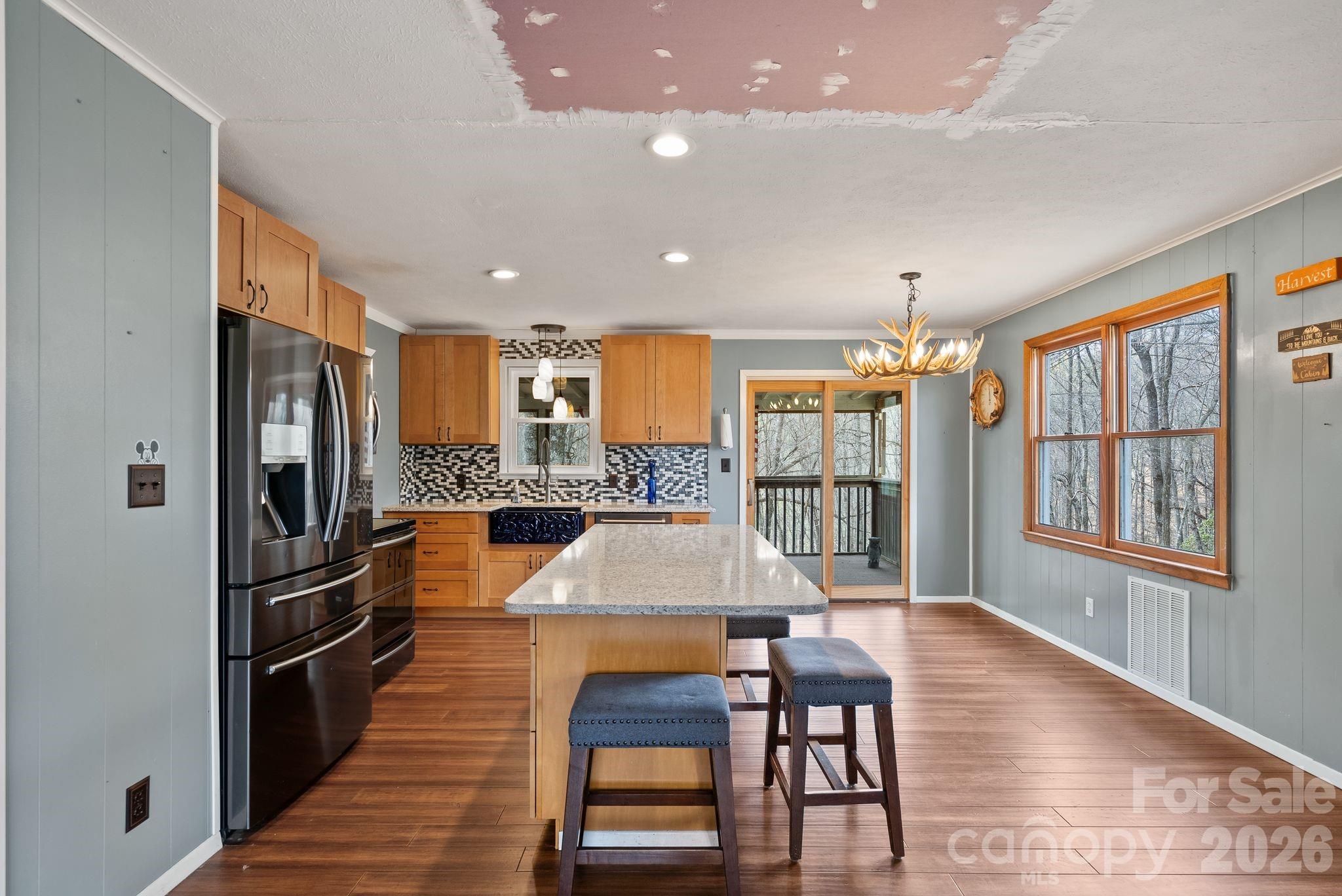 288 Willow Lane — Rosman