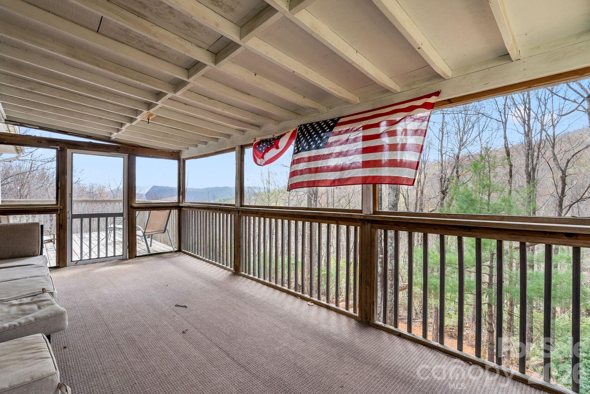 288 Willow Lane — Rosman