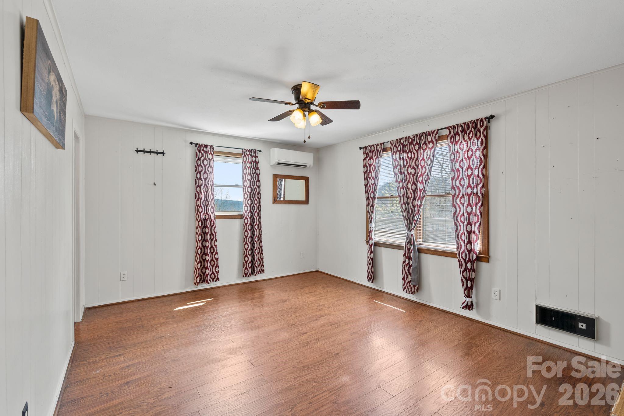 288 Willow Lane — Rosman