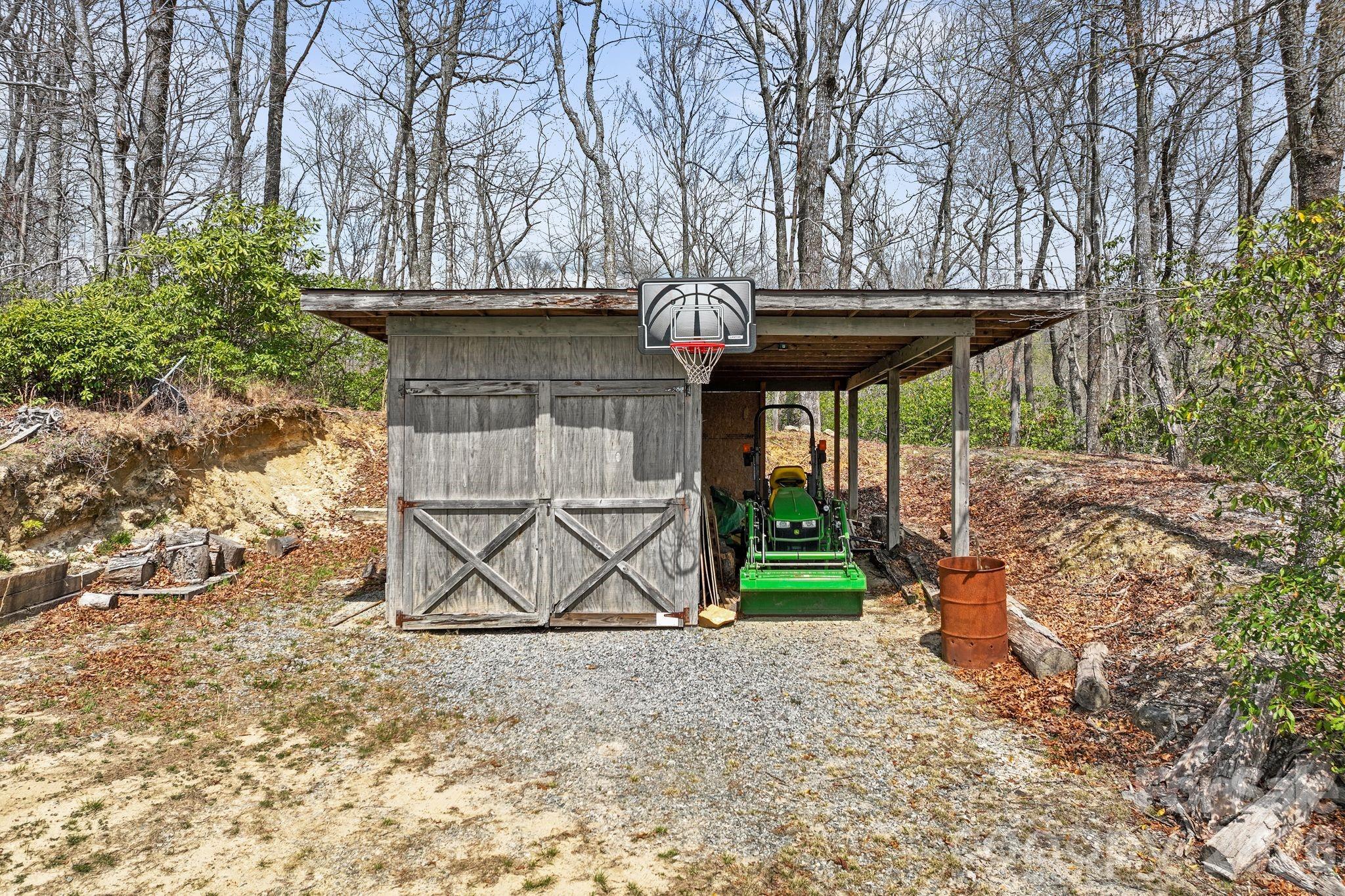 288 Willow Lane — Rosman