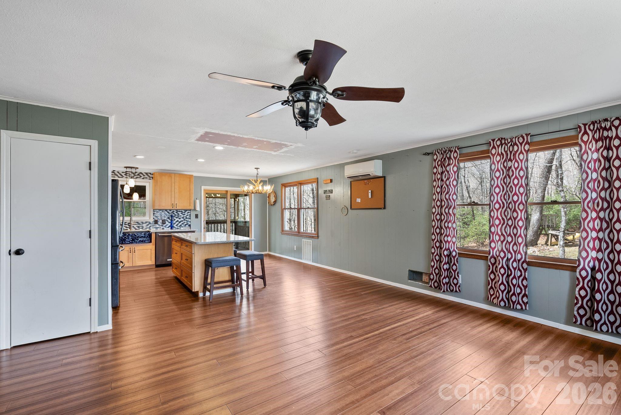 288 Willow Lane — Rosman