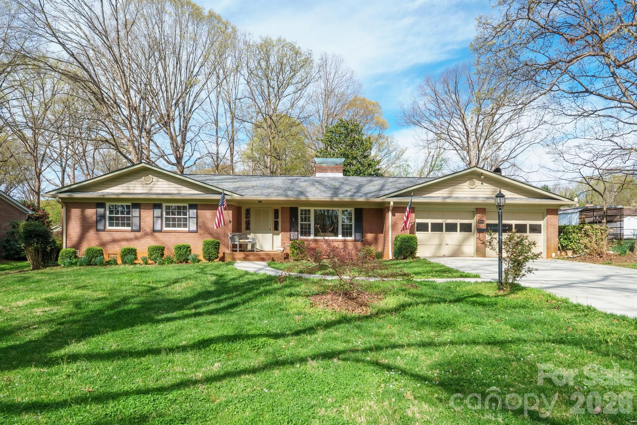 513 2nd Avenue Place NE — Conover
