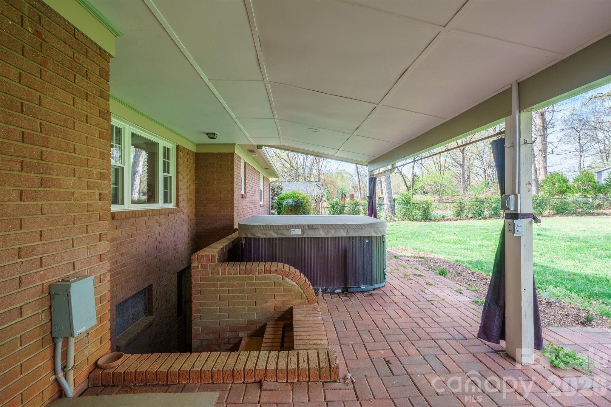 513 2nd Avenue Place NE — Conover