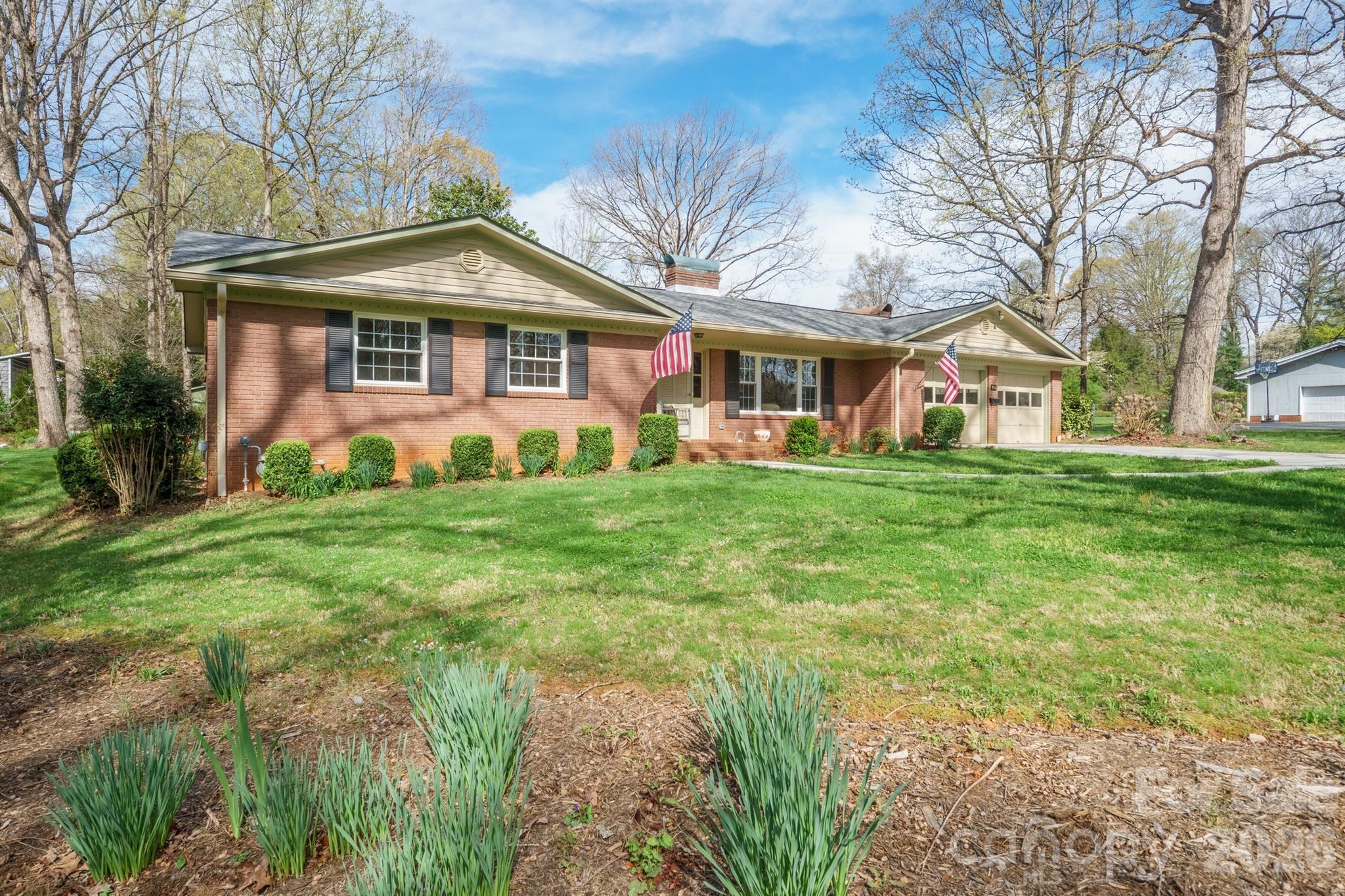 513 2nd Avenue Place NE — Conover