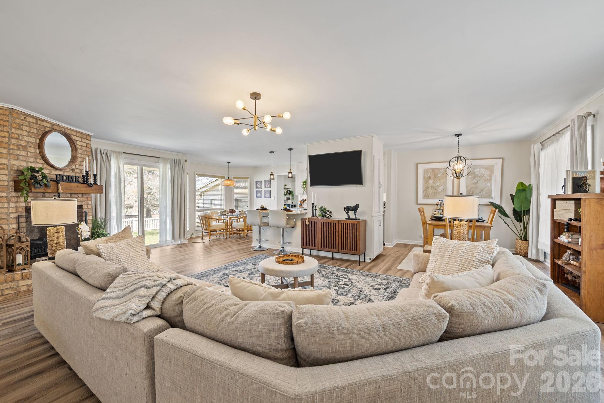 3368 Old Glenola Road — Archdale
