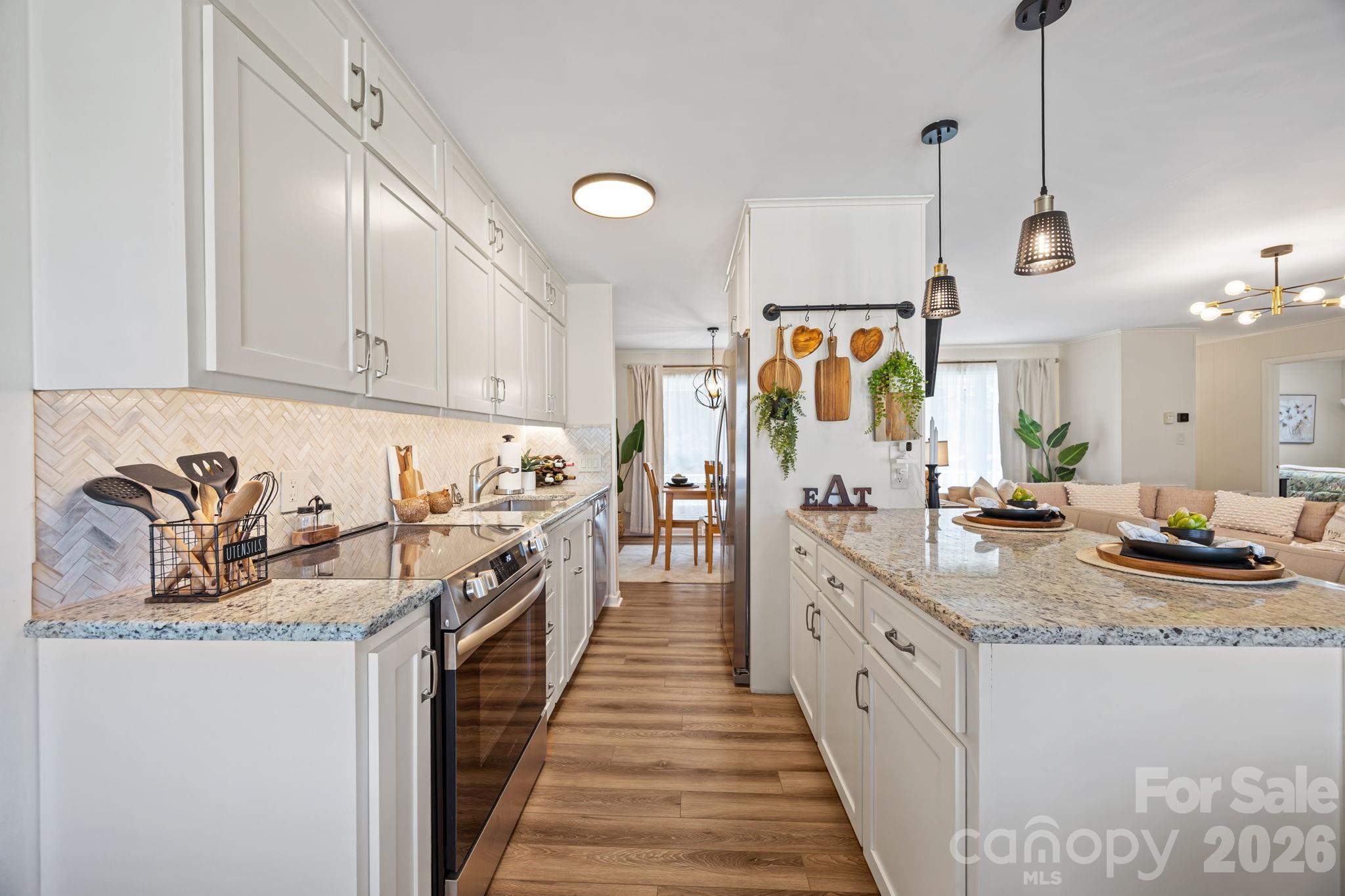 3368 Old Glenola Road — Archdale