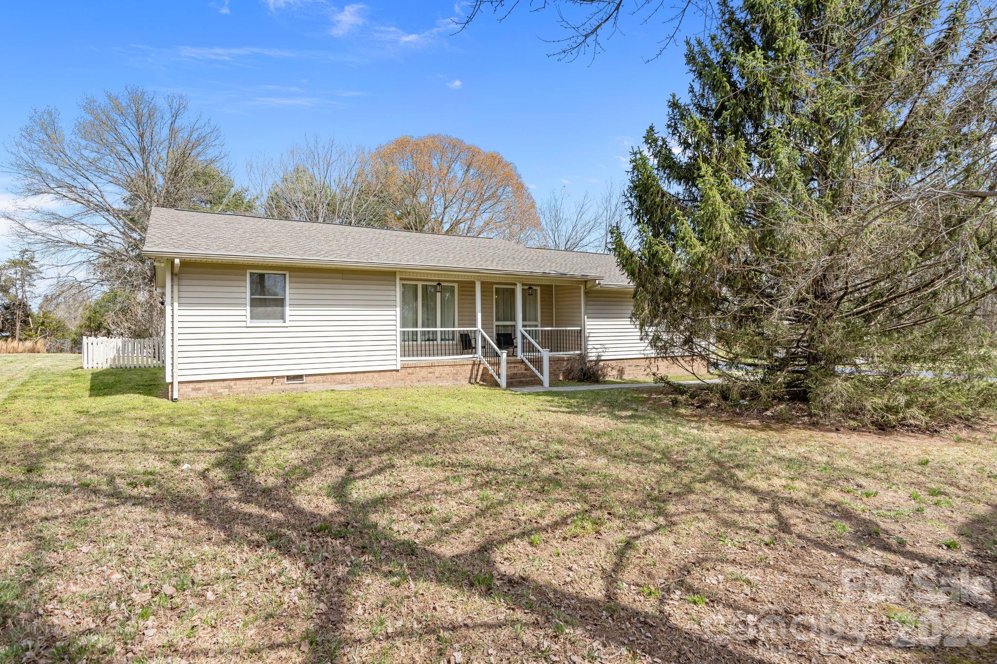 3368 Old Glenola Road — Archdale
