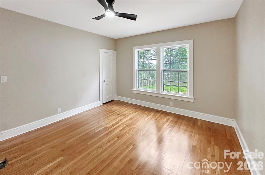 317 8th Street NW — Hickory