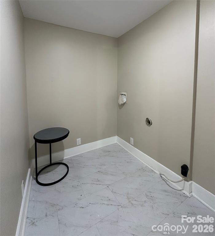 317 8th Street NW — Hickory