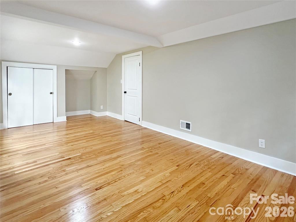 317 8th Street NW — Hickory
