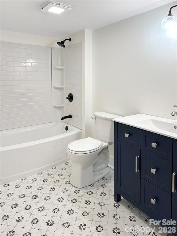 317 8th Street NW — Hickory