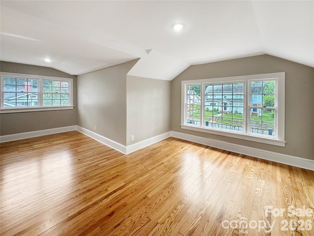 317 8th Street NW — Hickory