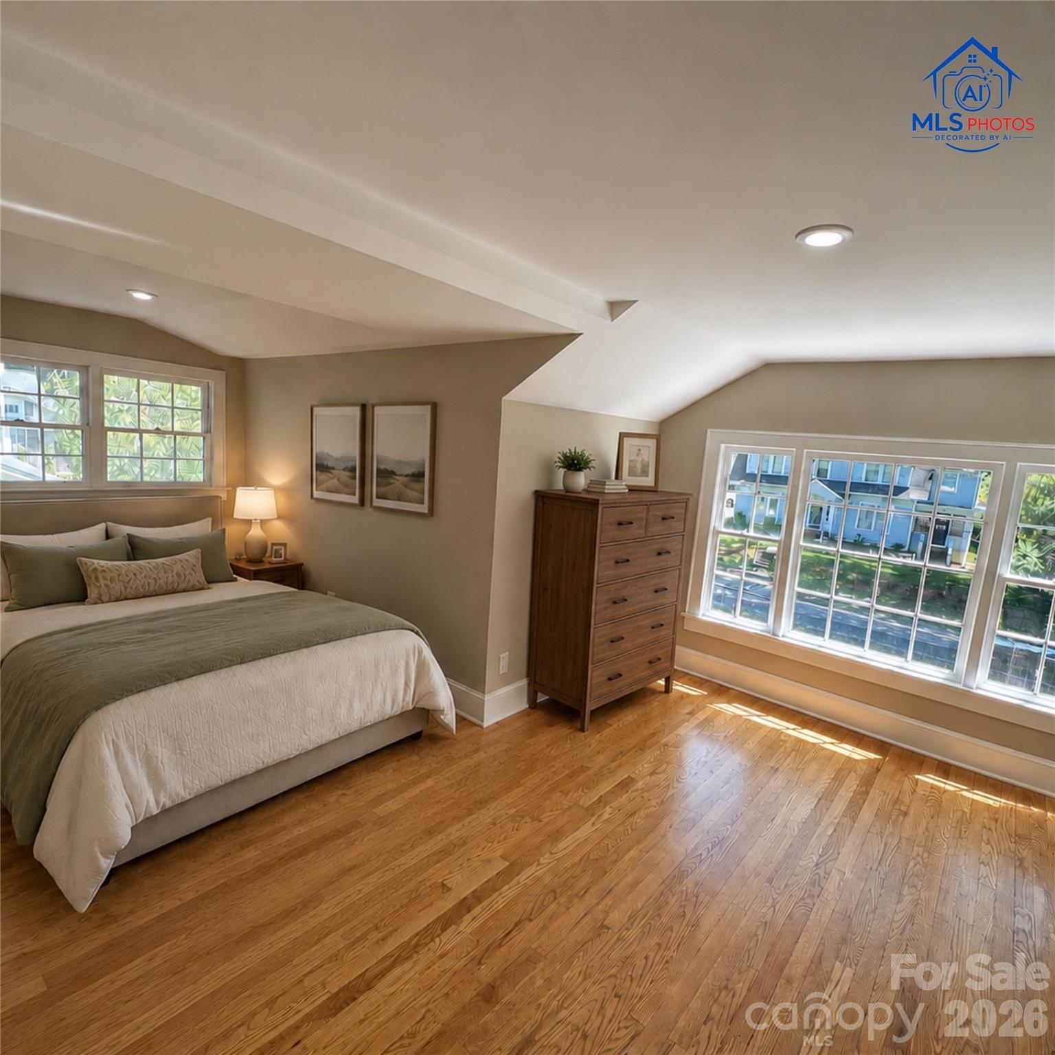 317 8th Street NW — Hickory