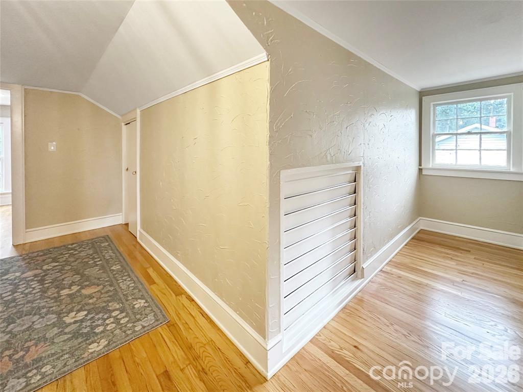 317 8th Street NW — Hickory