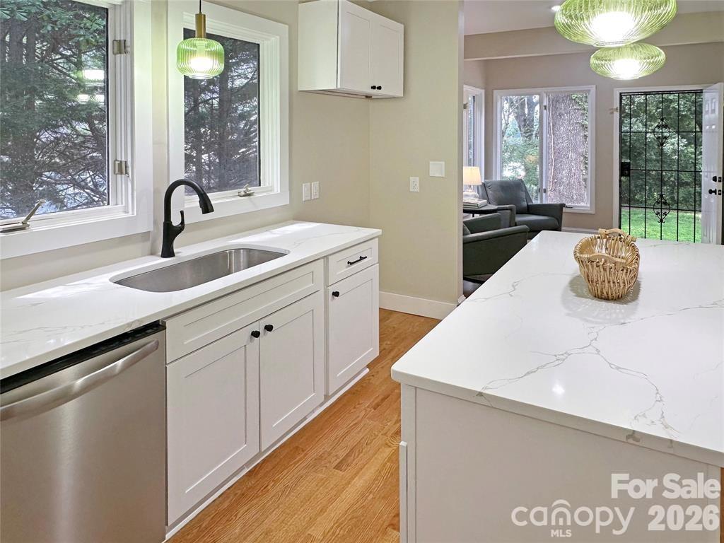 317 8th Street NW — Hickory