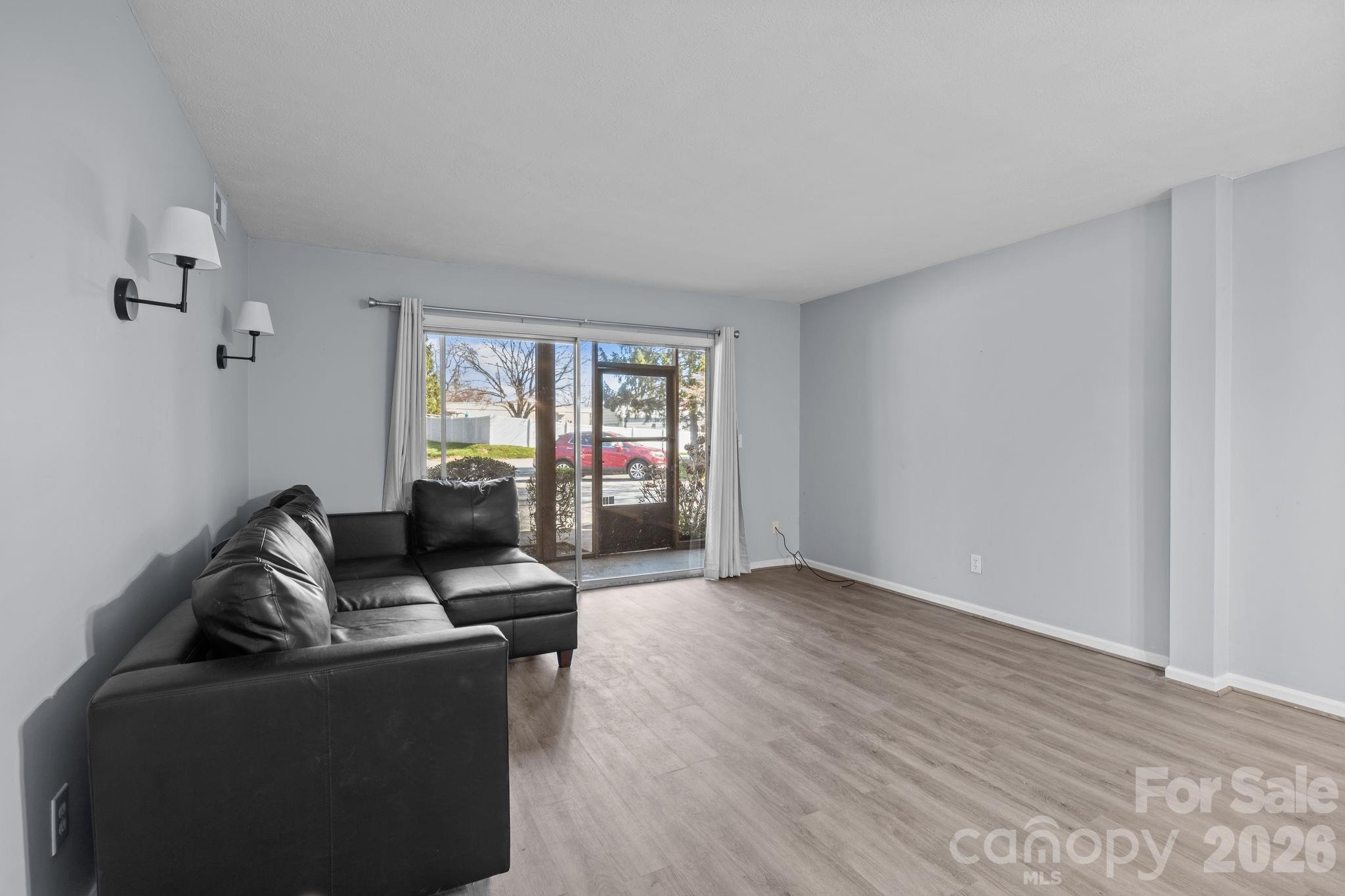 427 6th Avenue W #A11 — Hendersonville