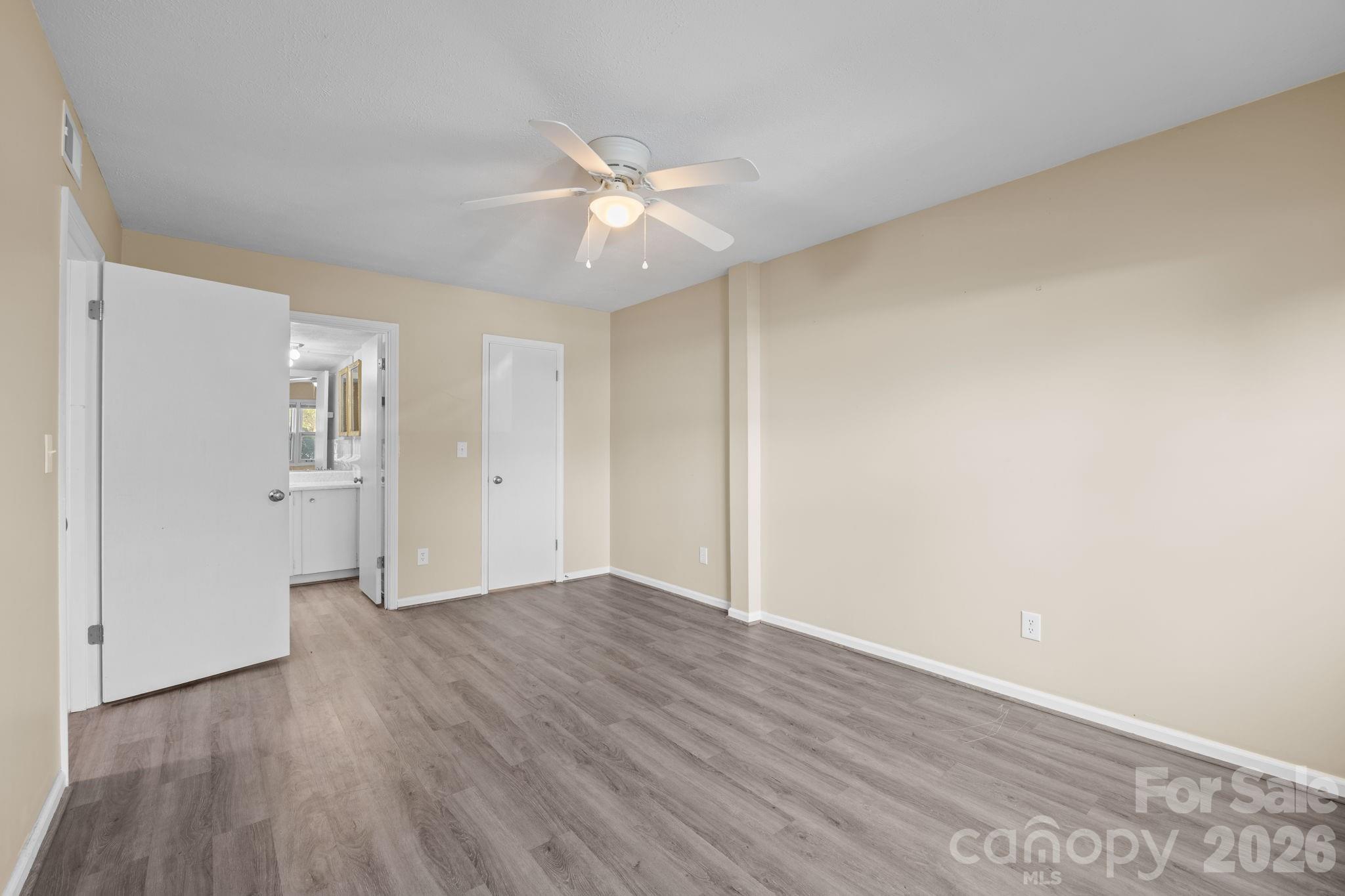 427 6th Avenue W #A11 — Hendersonville