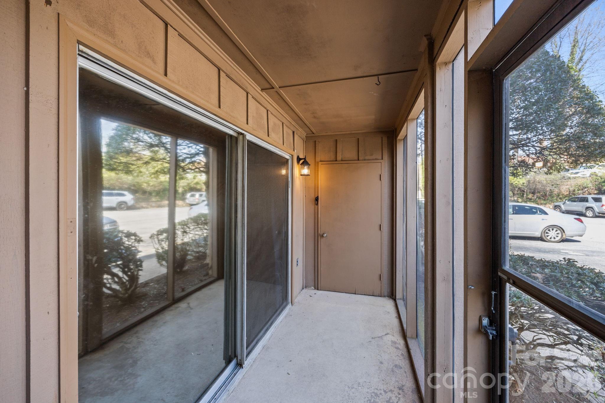 427 6th Avenue W #A11 — Hendersonville