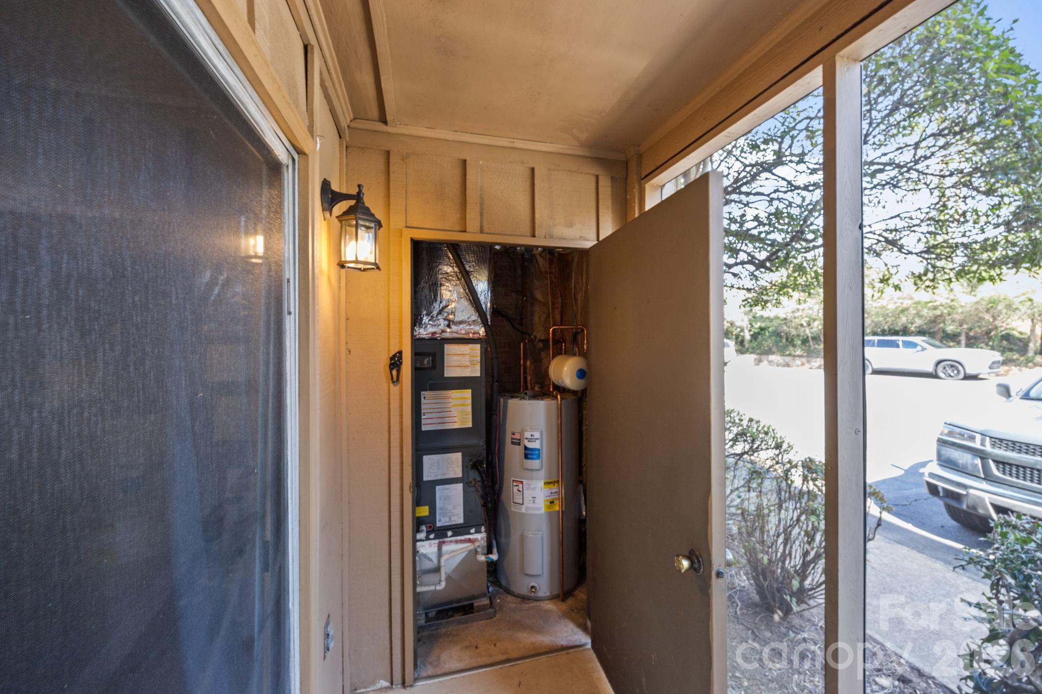 427 6th Avenue W #A11 — Hendersonville