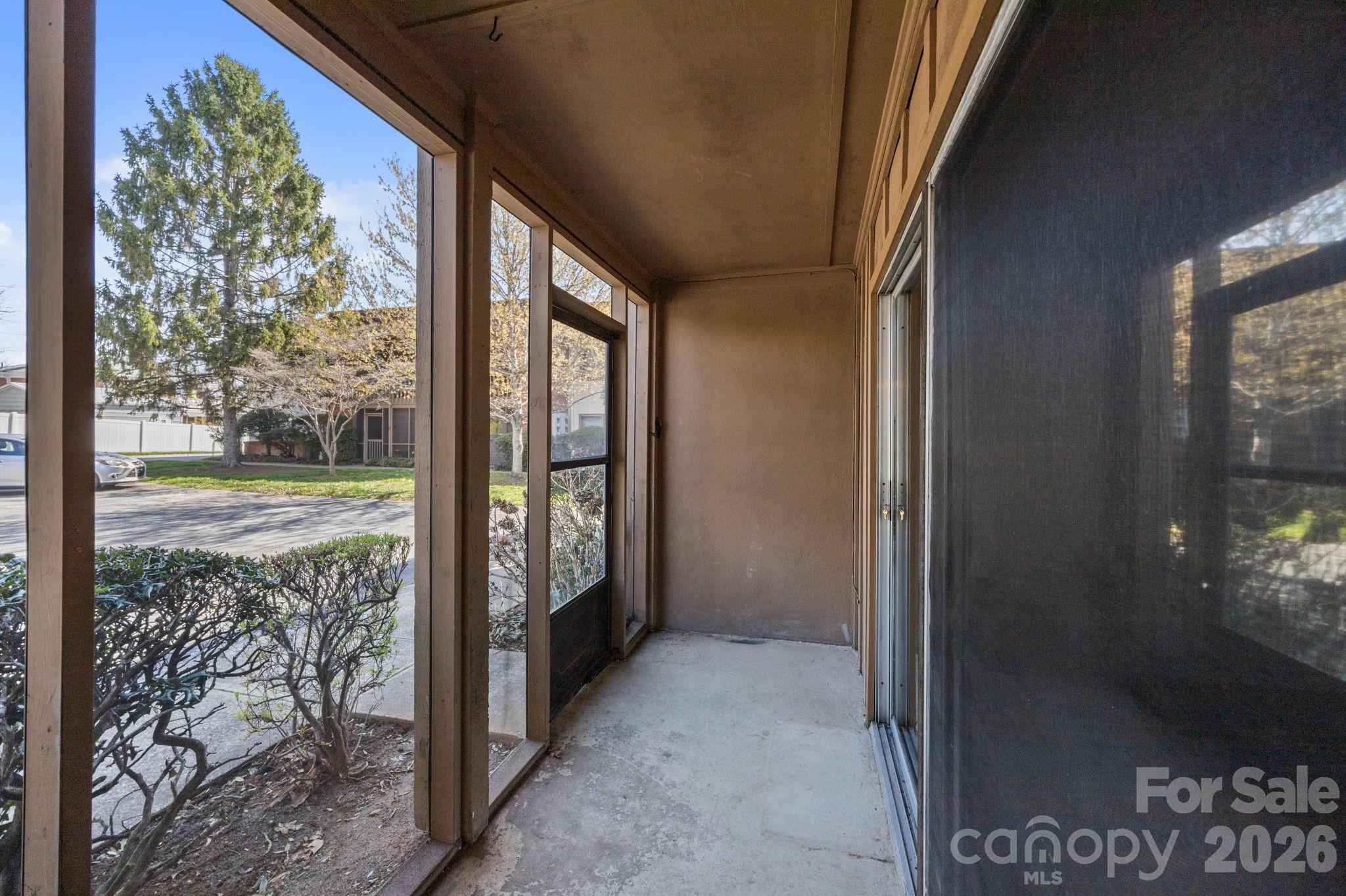 427 6th Avenue W #A11 — Hendersonville