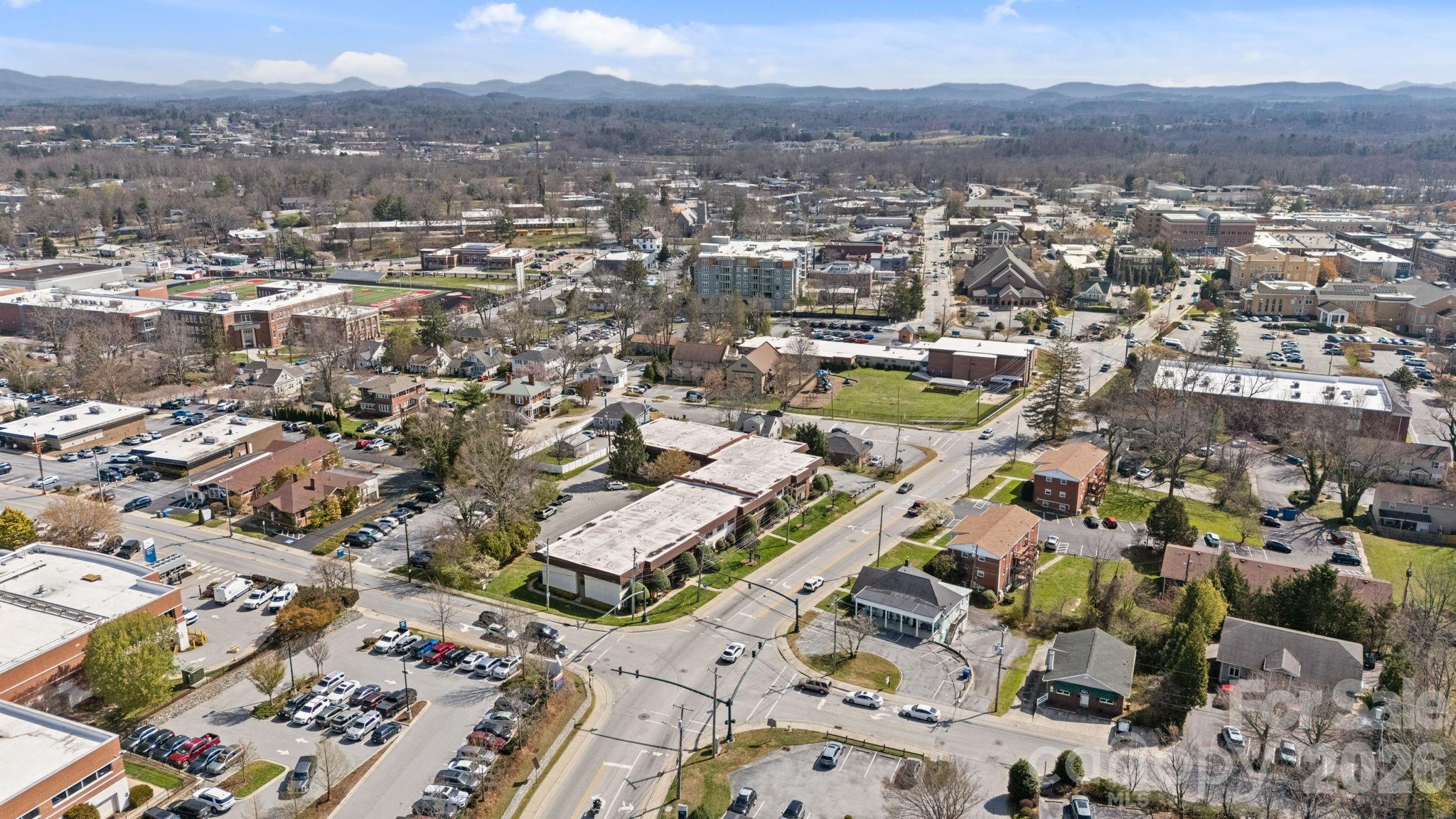 427 6th Avenue W #A11 — Hendersonville