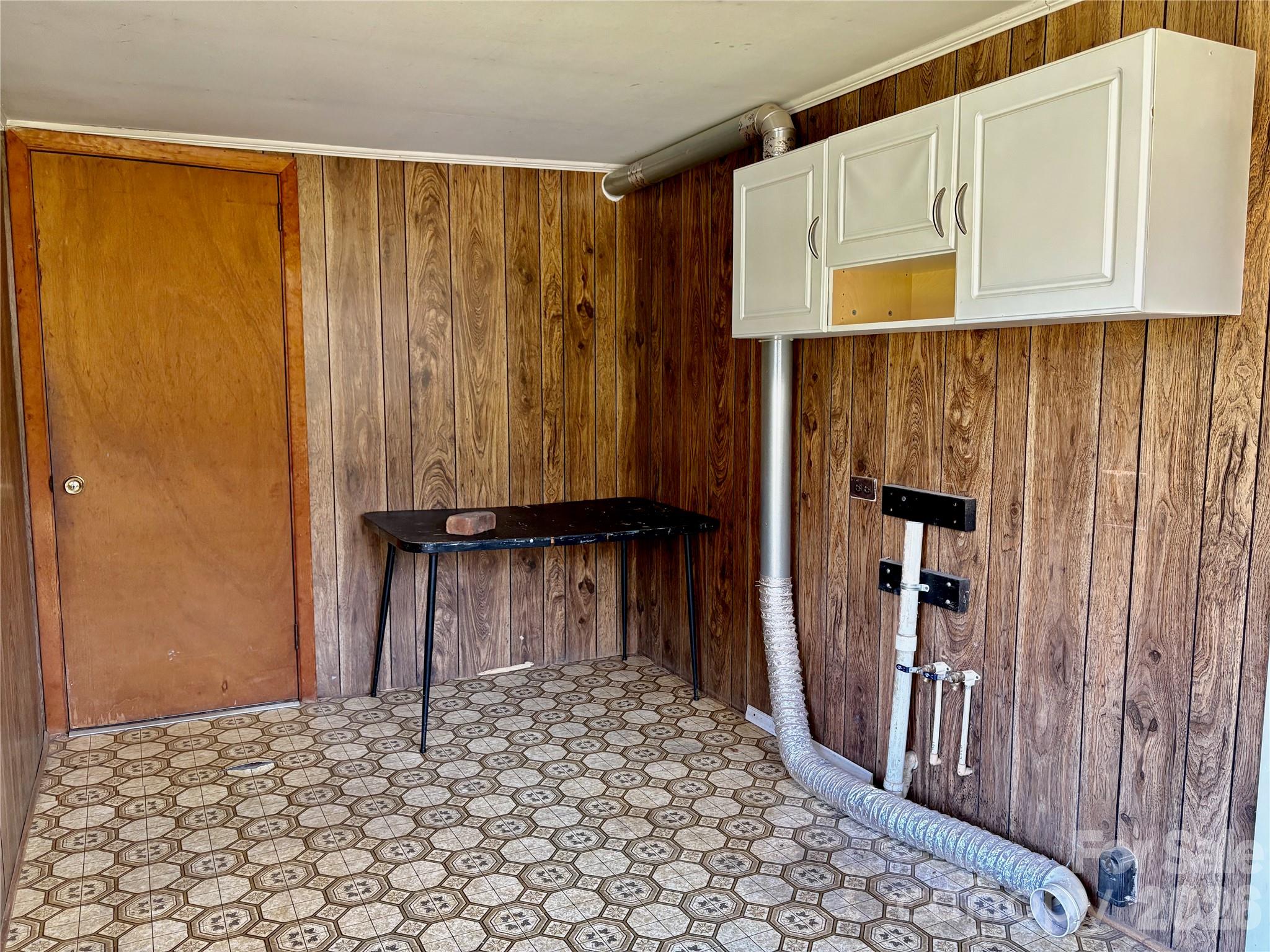 4366 Lynn Martin Lane — Lenoir