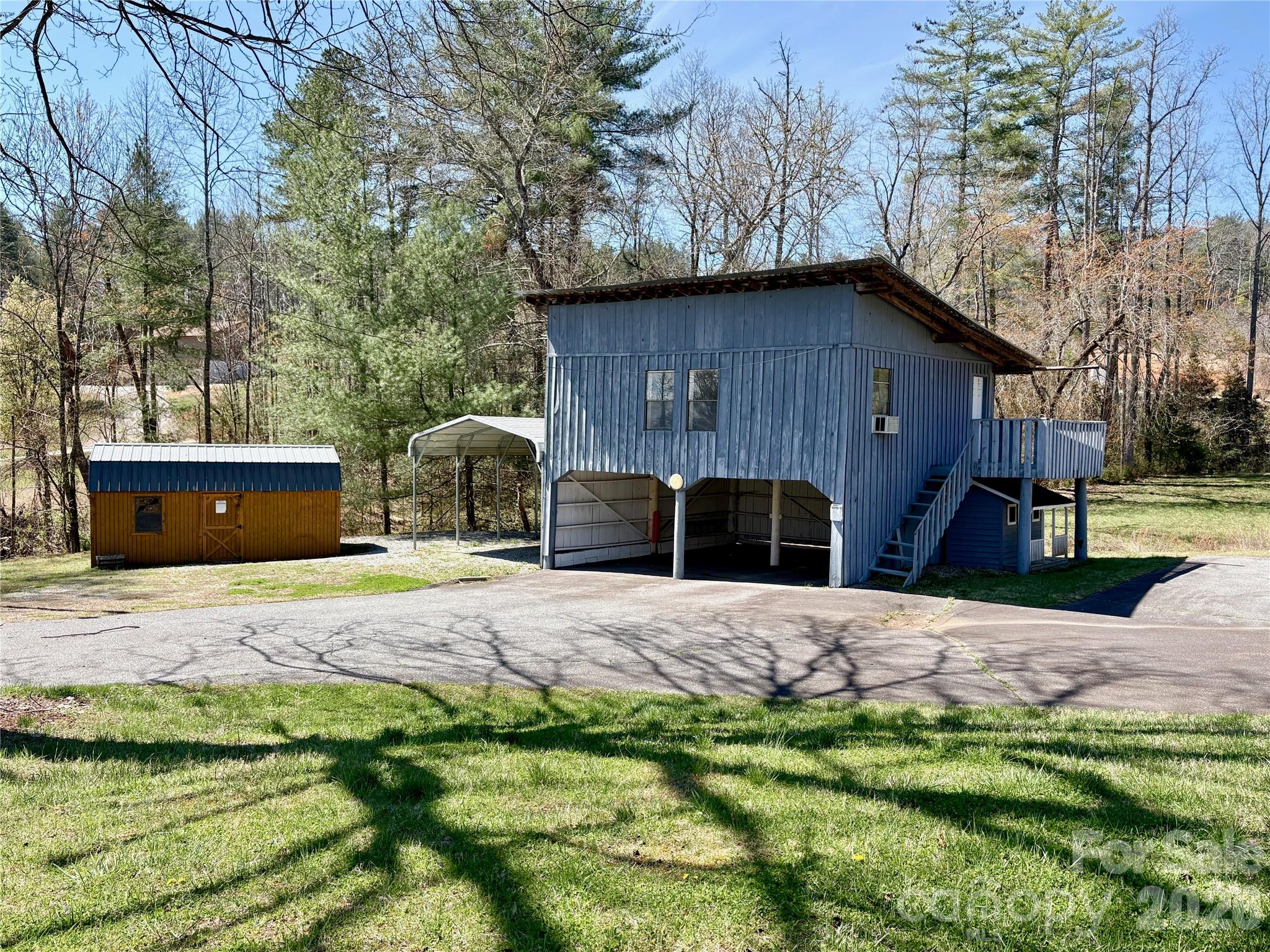 4366 Lynn Martin Lane — Lenoir