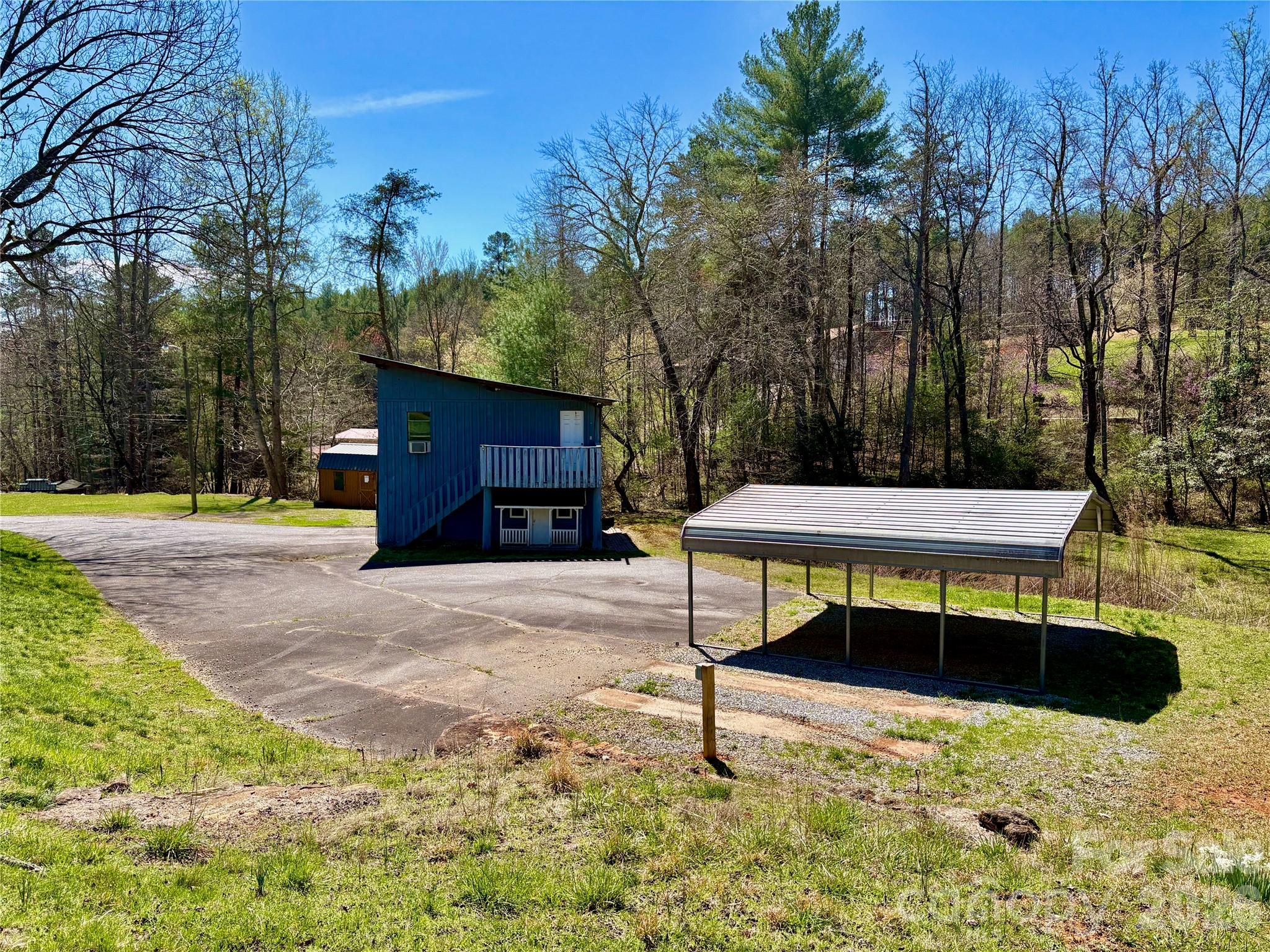 4366 Lynn Martin Lane — Lenoir