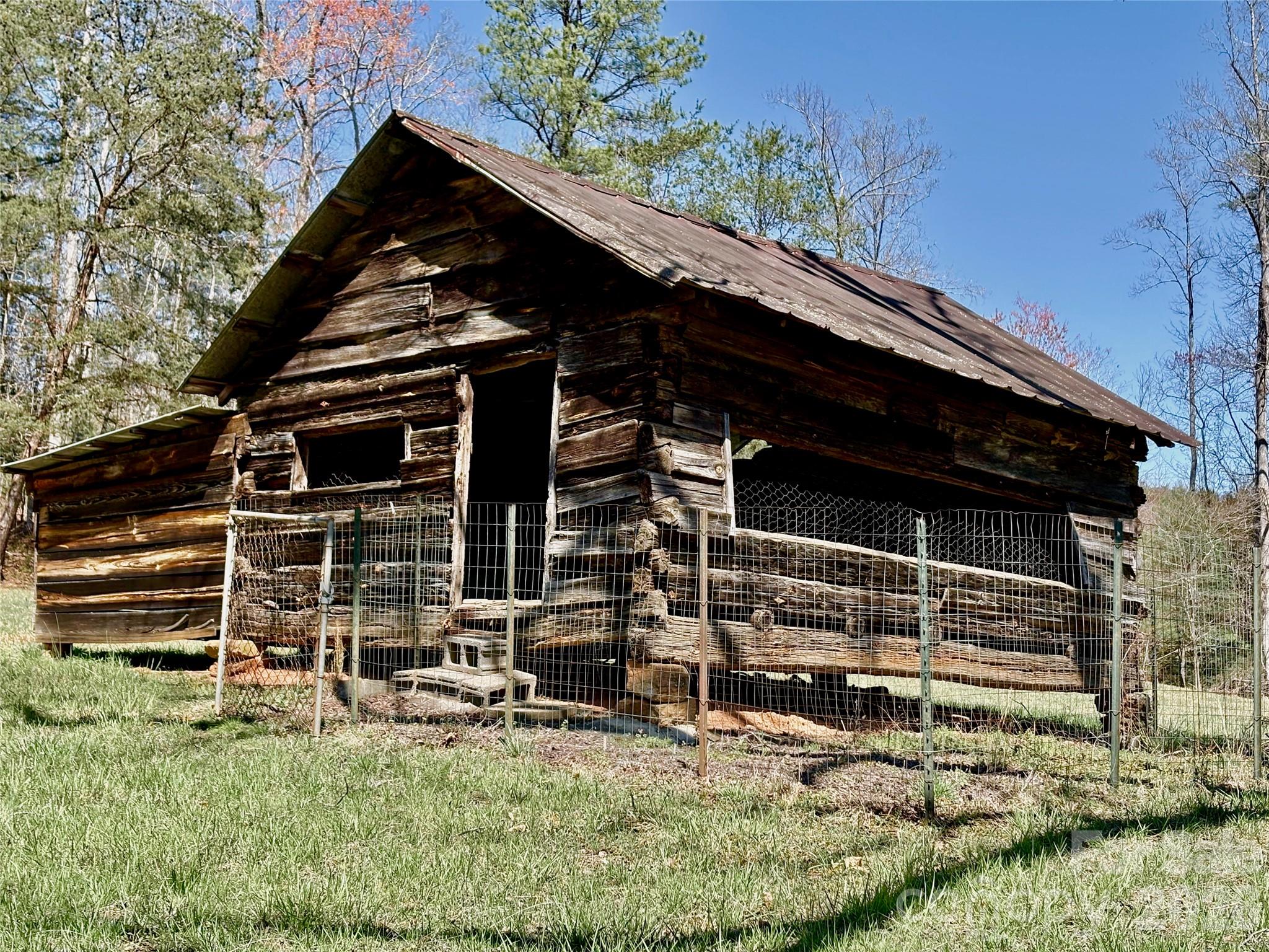 4366 Lynn Martin Lane — Lenoir