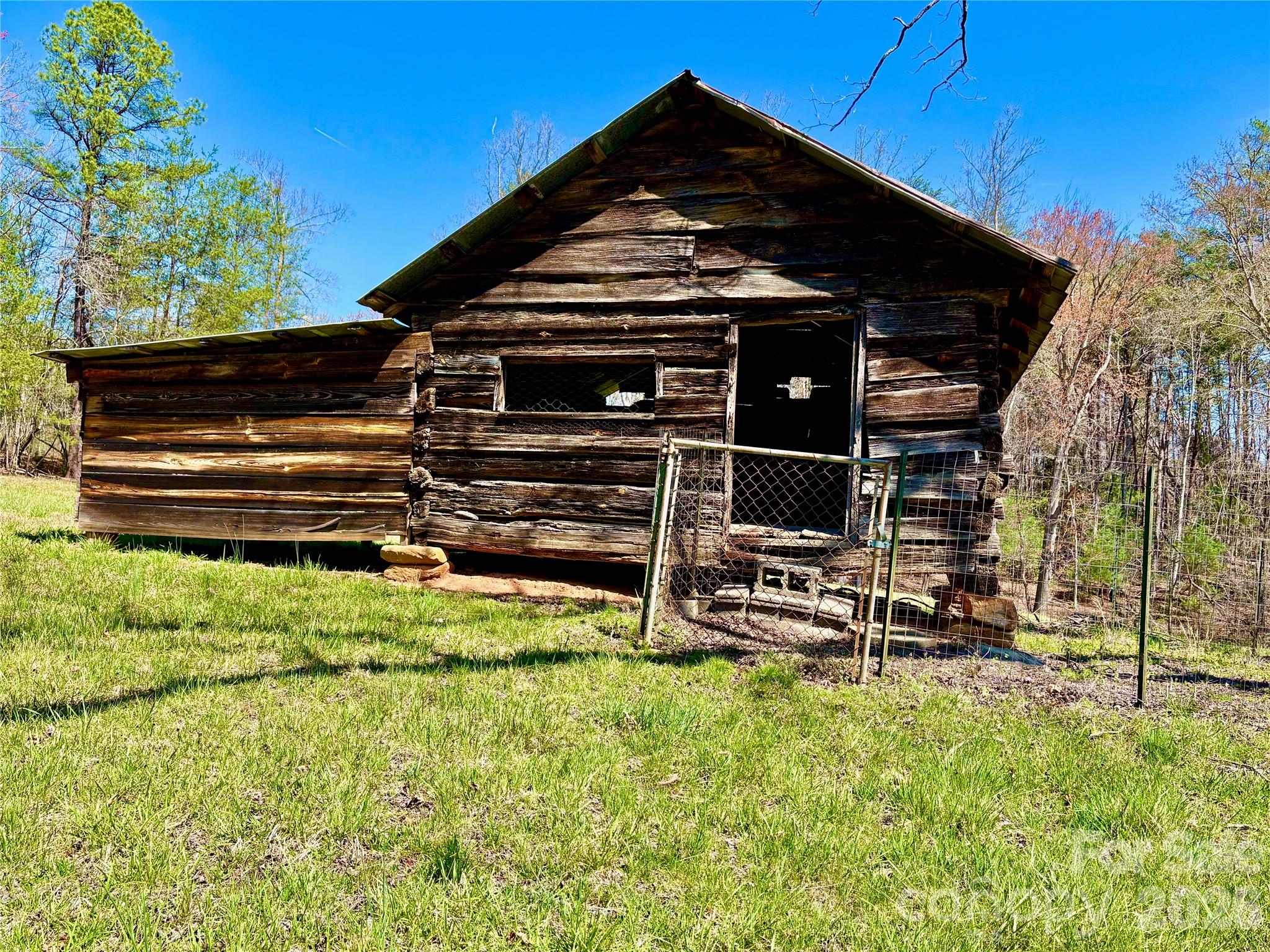 4366 Lynn Martin Lane — Lenoir
