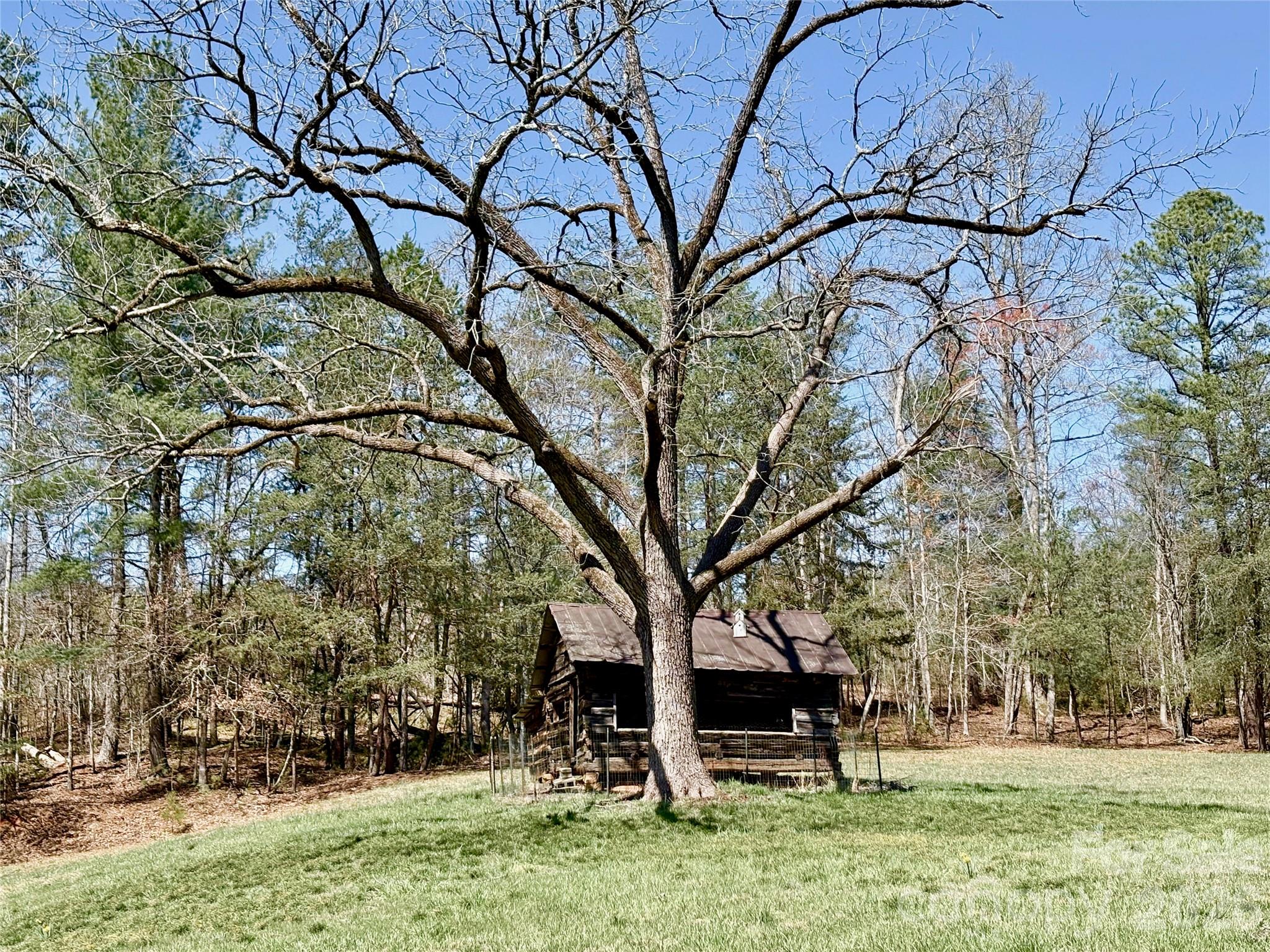 4366 Lynn Martin Lane — Lenoir