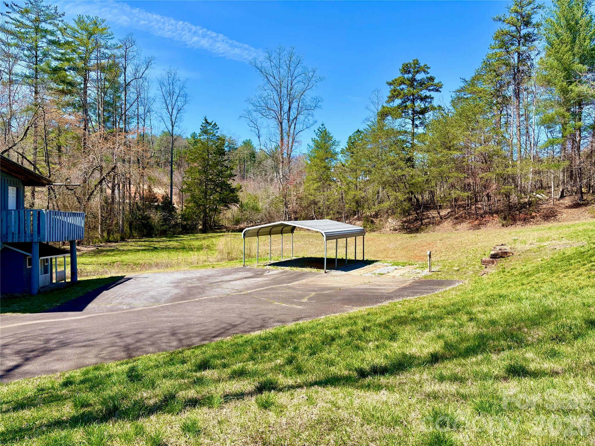 4366 Lynn Martin Lane — Lenoir