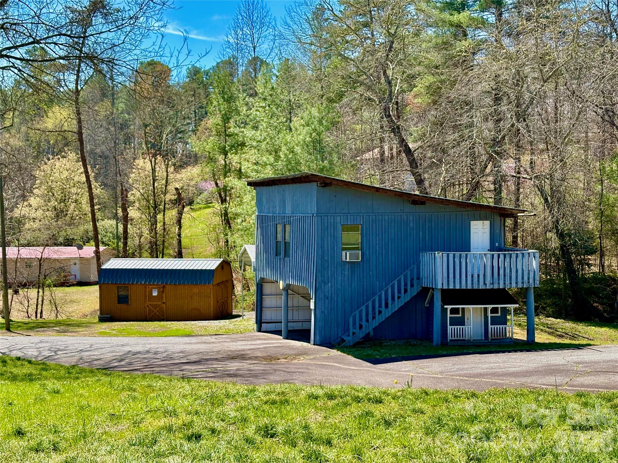 4366 Lynn Martin Lane — Lenoir