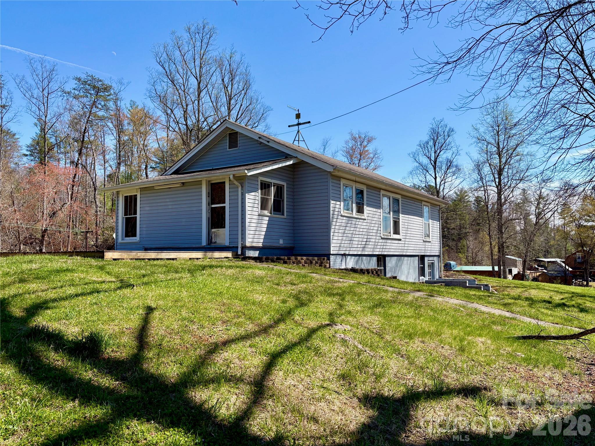 4366 Lynn Martin Lane — Lenoir