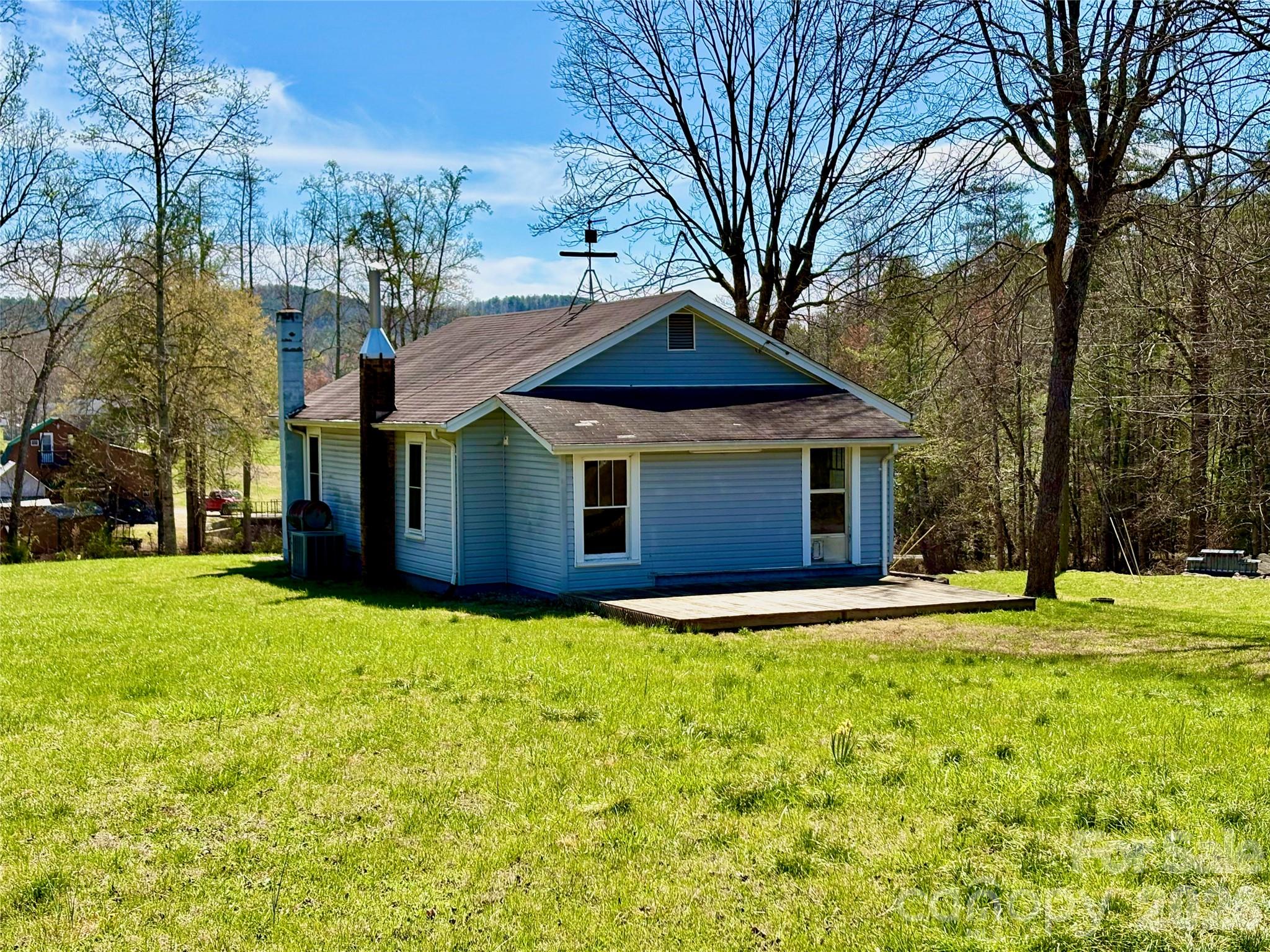 4366 Lynn Martin Lane — Lenoir