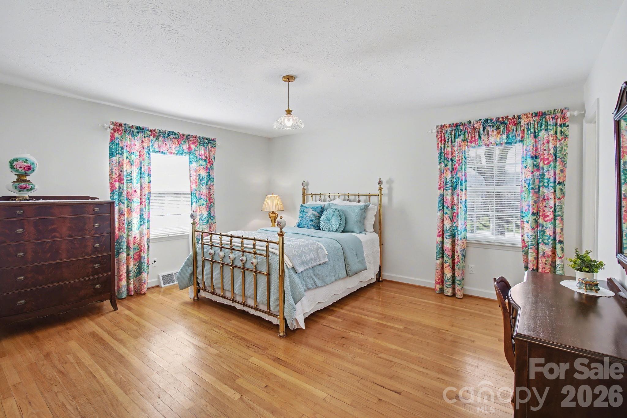 24 Church Street — Weaverville