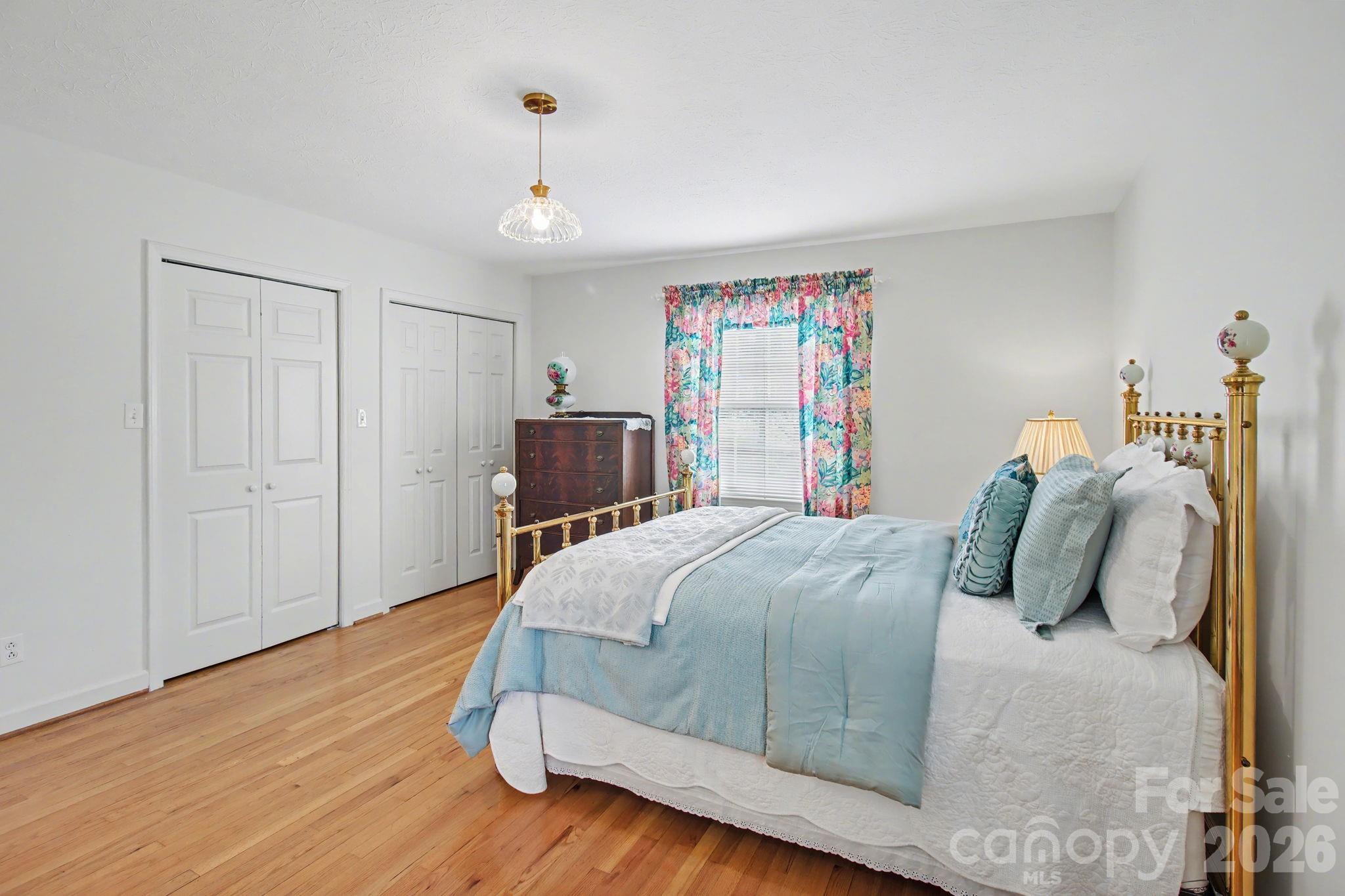 24 Church Street — Weaverville
