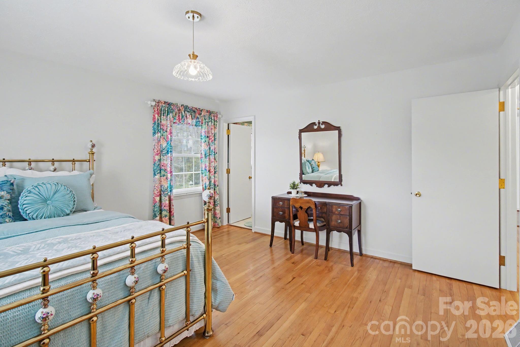 24 Church Street — Weaverville