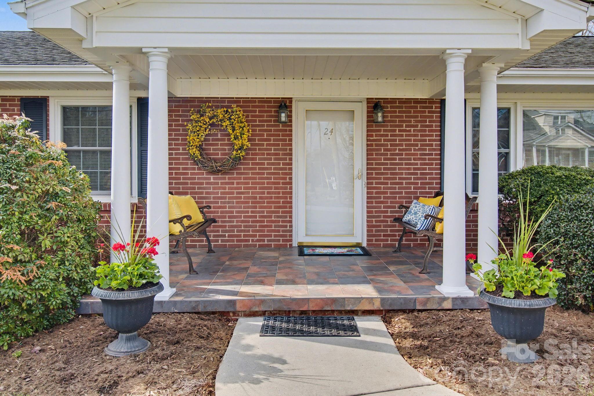 24 Church Street — Weaverville