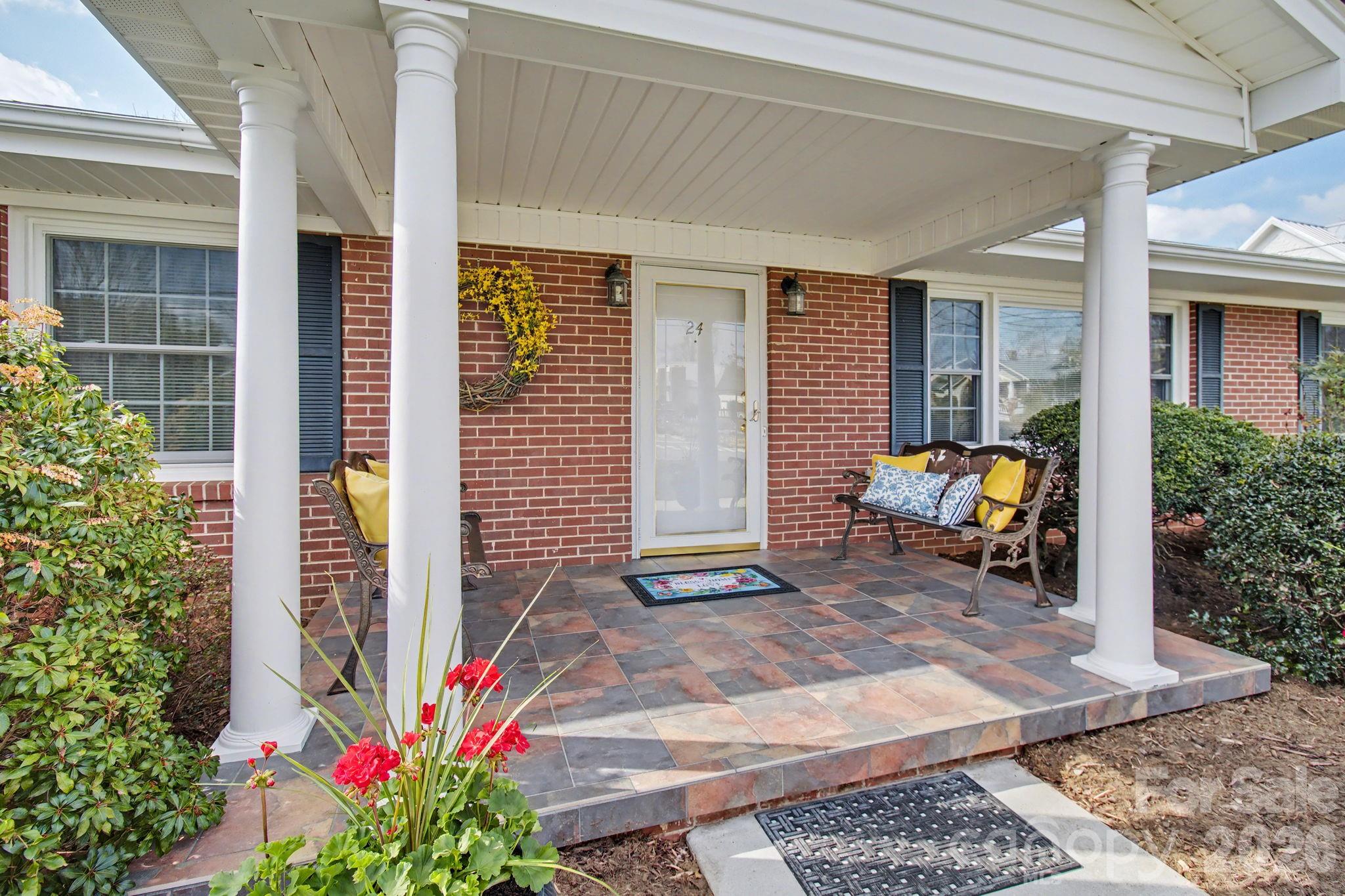 24 Church Street — Weaverville