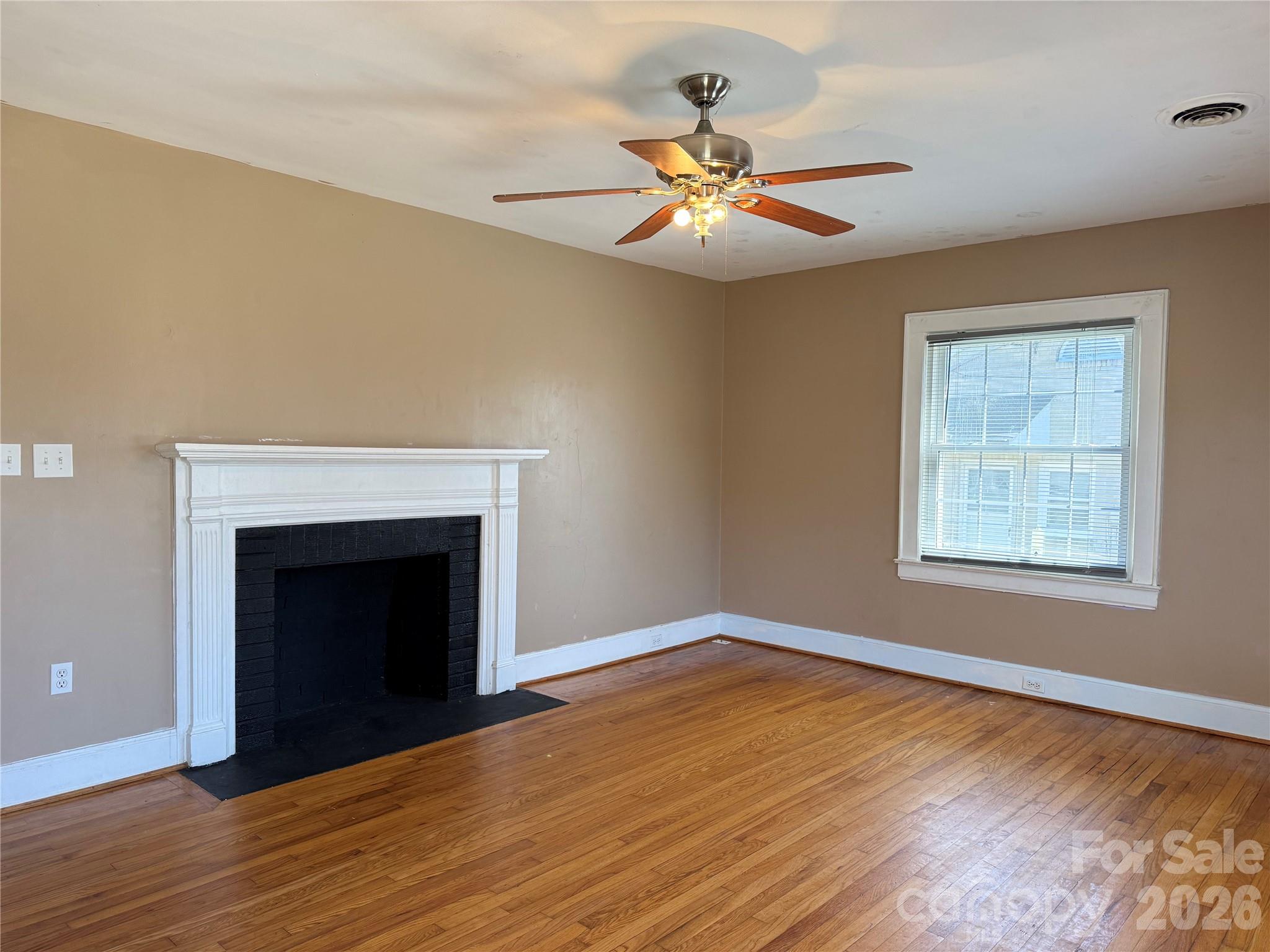 316 Sharon Avenue NW — Lenoir