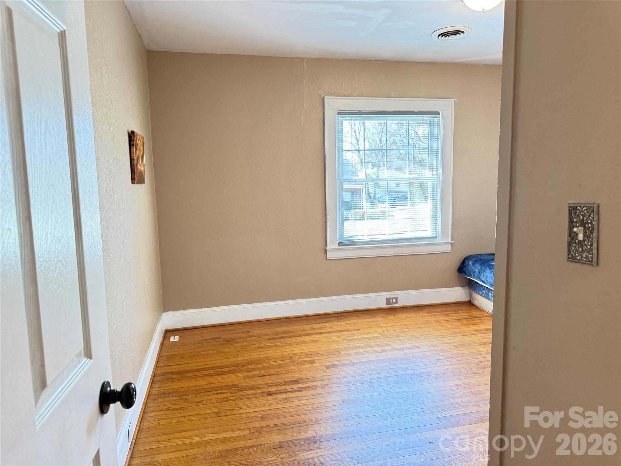 316 Sharon Avenue NW — Lenoir