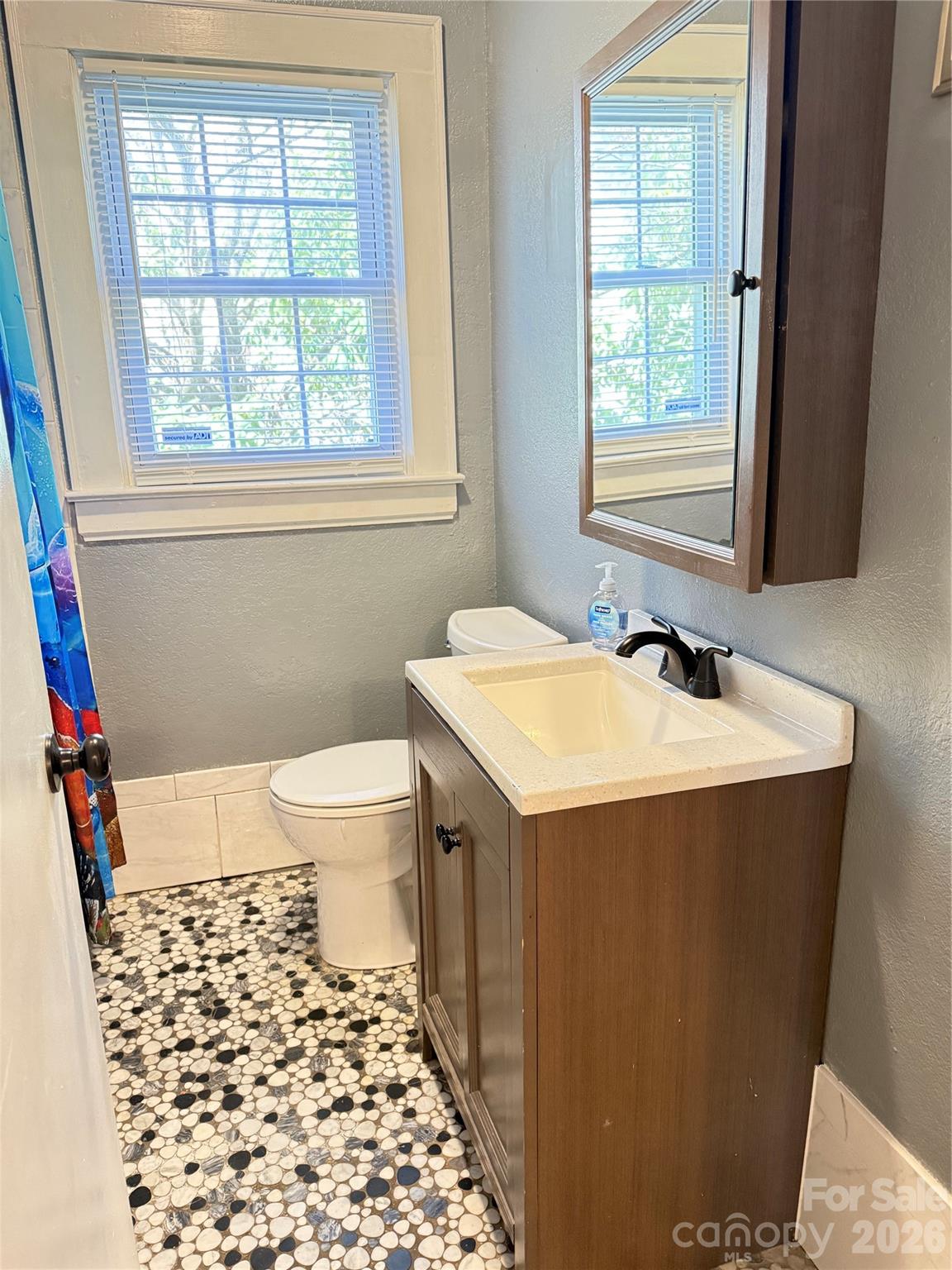 316 Sharon Avenue NW — Lenoir