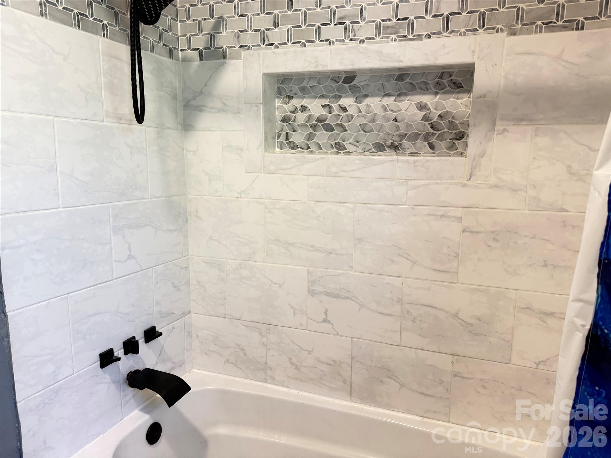 316 Sharon Avenue NW — Lenoir