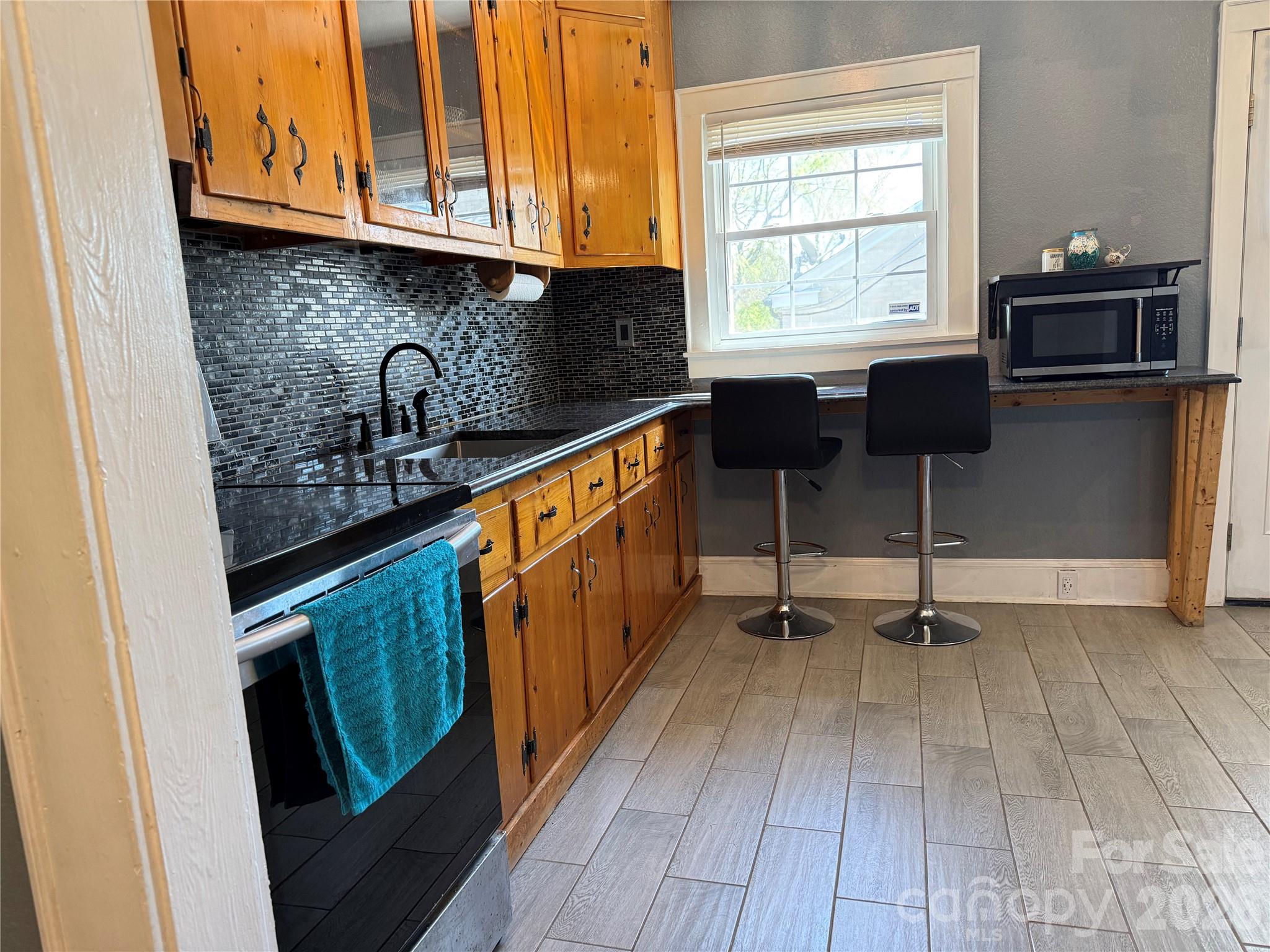 316 Sharon Avenue NW — Lenoir