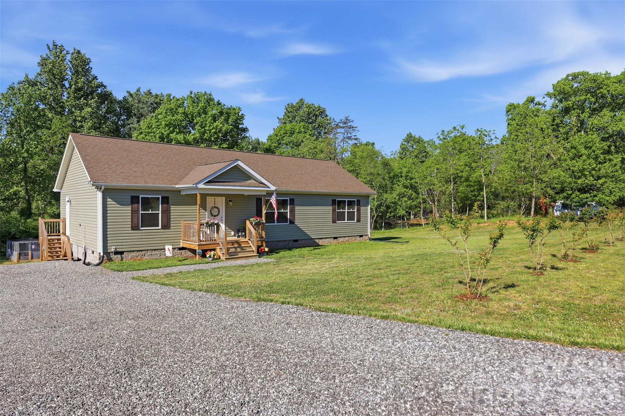 6591 George Hildebran School Road — Hickory
