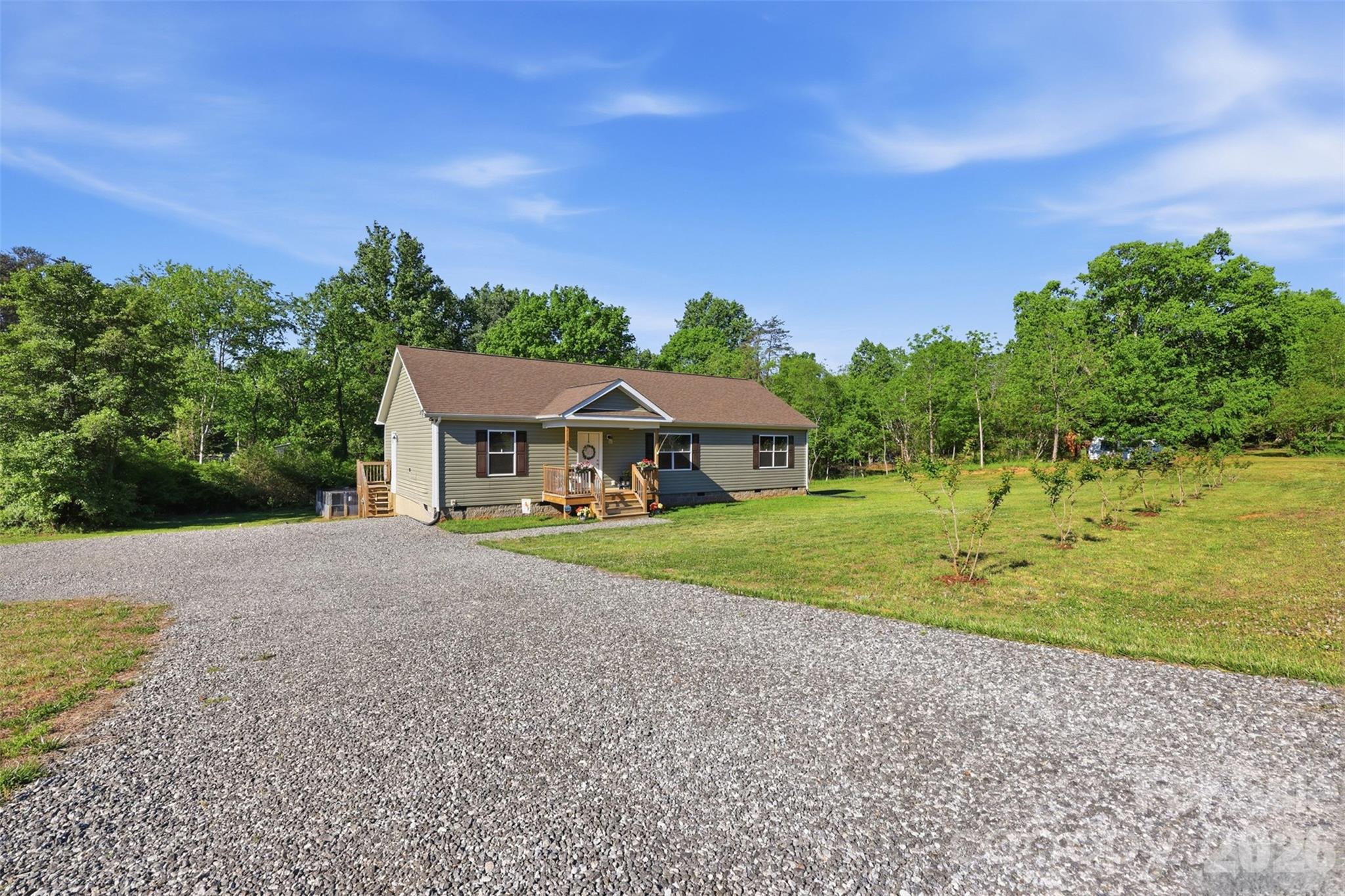 6591 George Hildebran School Road — Hickory