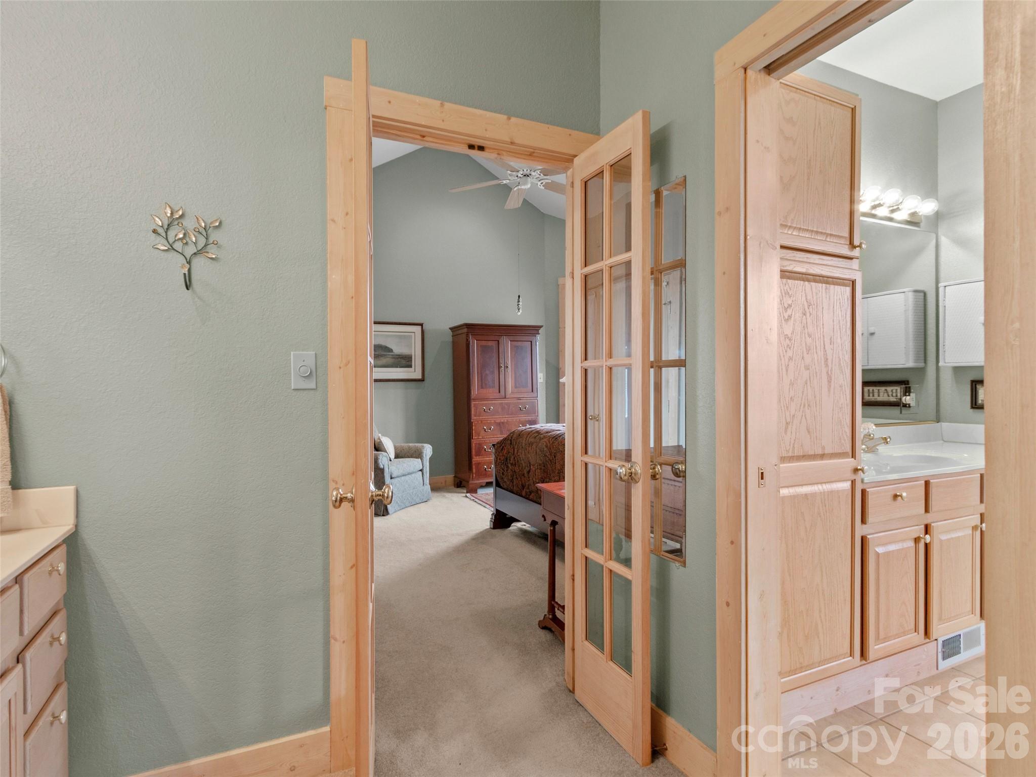 2163 Mountain Air Drive — Burnsville