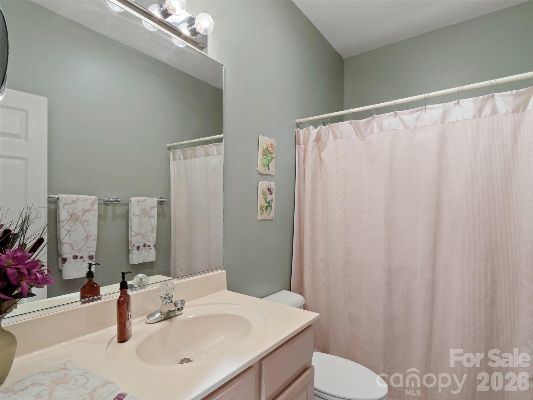 2163 Mountain Air Drive — Burnsville